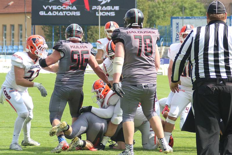 Paddock liga Gladiators (v šedém) vs. Lions