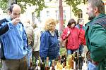 Bioprodukty si mohl v sobotu od devíti hodin ráno v parku na Náměstí Svobody koupit každý, kdo navštívil třetí ročník biojarmarku. 