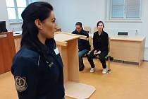 Lucie Kubištová na lavici obžalovaných u Okresního soudu v Jihlavě.