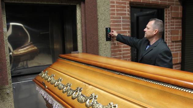 Pohřby na Vysočině zdražují. Lidé častěji volí kremaci bez obřadu