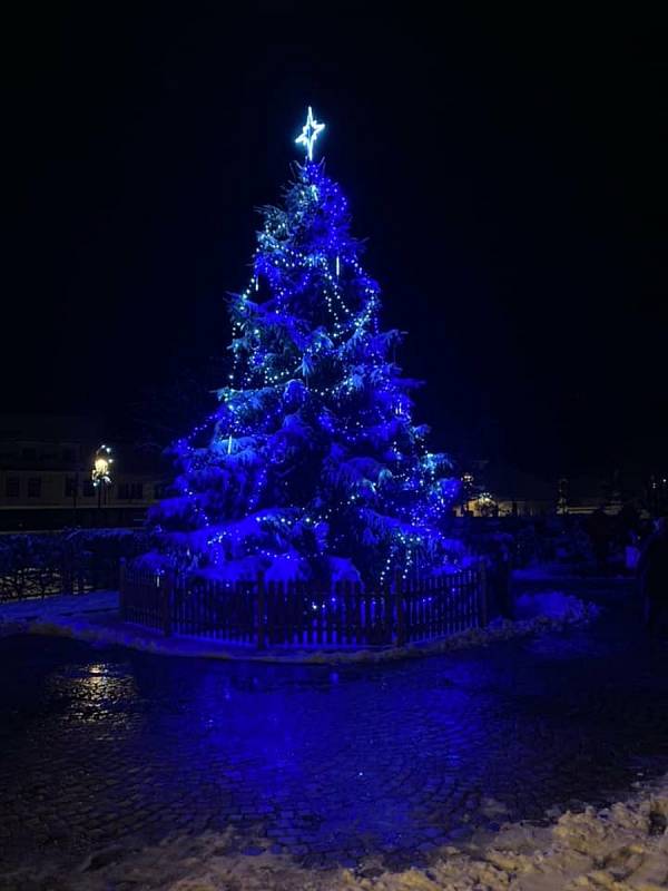 Průvod od školky k vánočnímu stromu v Brtnici byl zrušený na poslední chvíli.