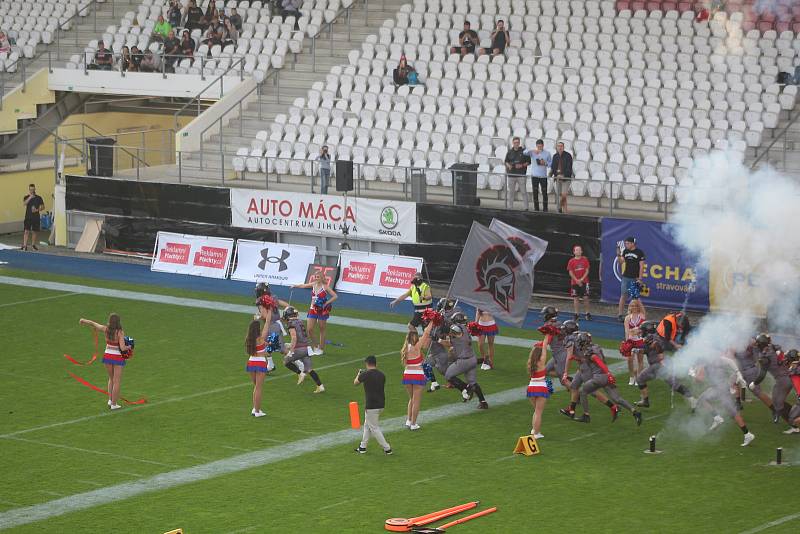 Ve finále ligy amerického fotbalu zdolali Vysočina Gladiators obhájce trofeje Prague Lions 23:0 a získali první titul ve své historii.