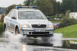 Dopravní policisté soutěžili v řízení křižovatky a zručnosti ovládání služebního vozidla.