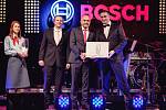 Čtrnáctý reprezentační ples firmy Bosch Diesel s.r.o. ve stylu 80. let přilákal v pátek 9. března více než čtyři stovky návštěvníků a řadu významných hostů.