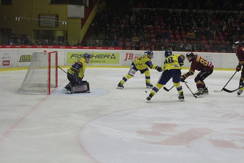 Páté čtvrtfinálové utkání play-off Chance ligy Dukla Jihlava - Zubr Přerov.