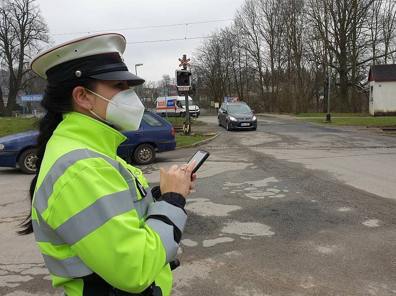 Policisté se zaměřili na železniční přejezdy.