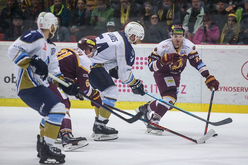 Pátý zápas semifinále play off první hokejové ligy mezi týmy HC Dukla Jihlava a Rytíři Kladno.