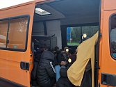 Dodávka plná migrantů na Jihlavsku: Ve voze se tísnili muži, ženy i děti