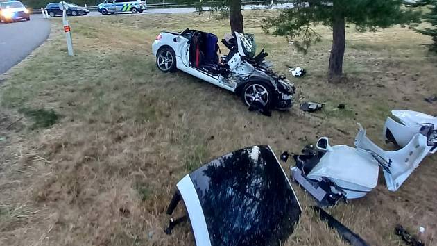 Řidič havaroval na dálnici nedaleko od Jihlavy, skončil v brněnské nemocnici.