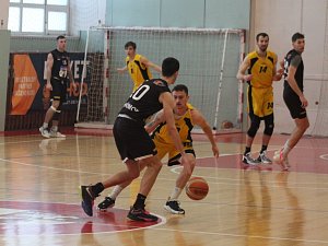 Loňské utkání play-out první basketbalové ligy mezi BC Vysočina a pelhřimovskými Sojkami.