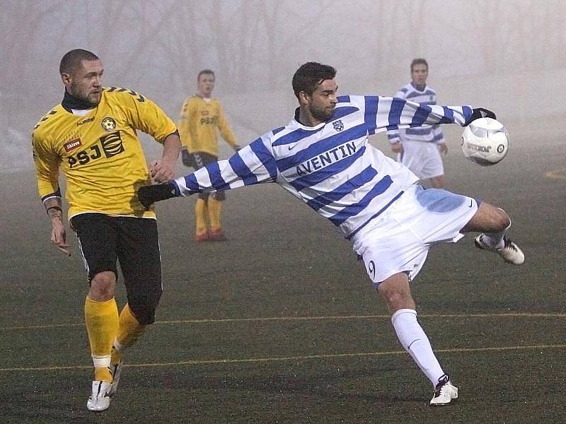 Fotbalisté jihlavské Vysočiny sice byli proti Brnu lepším týmem, ale nakonec odešli ze zápasu poraženi, Zbrojovce podlehli 0:2.