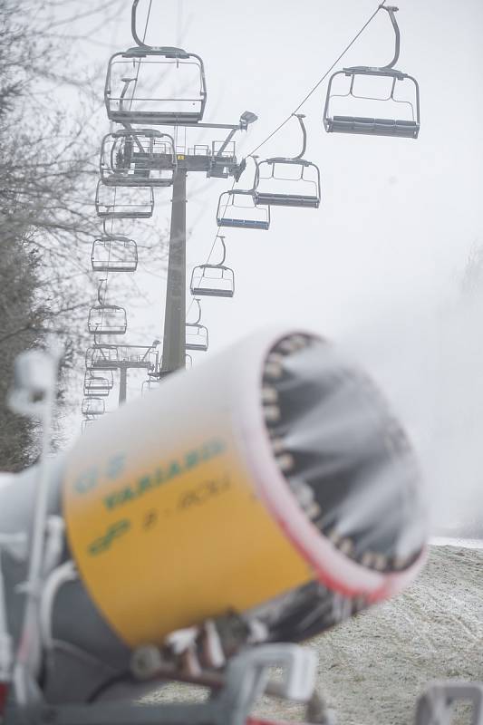 Zasněžování Ski areálu v Lukách nad Jihlavou.