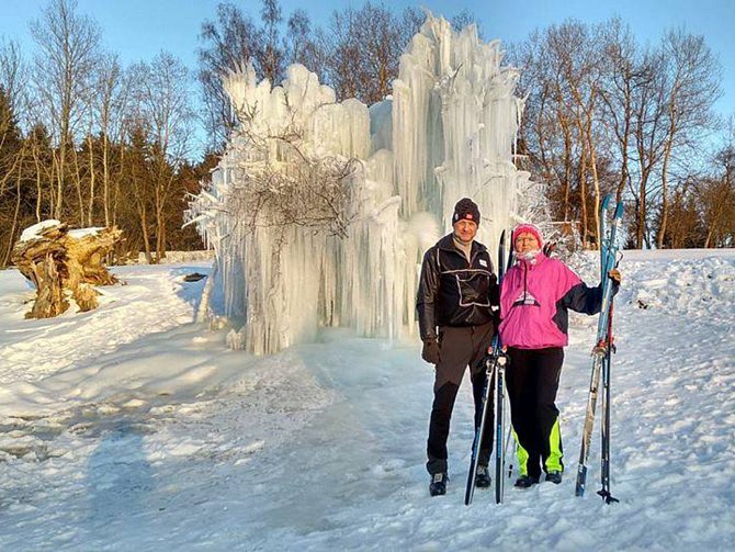 S ledovými útvary na Jihlavsku se v posledních letech roztrhl pytel. V Řídelově mají jeden nedaleko místního kulturního domu, už přilákal celou řadu turistů.