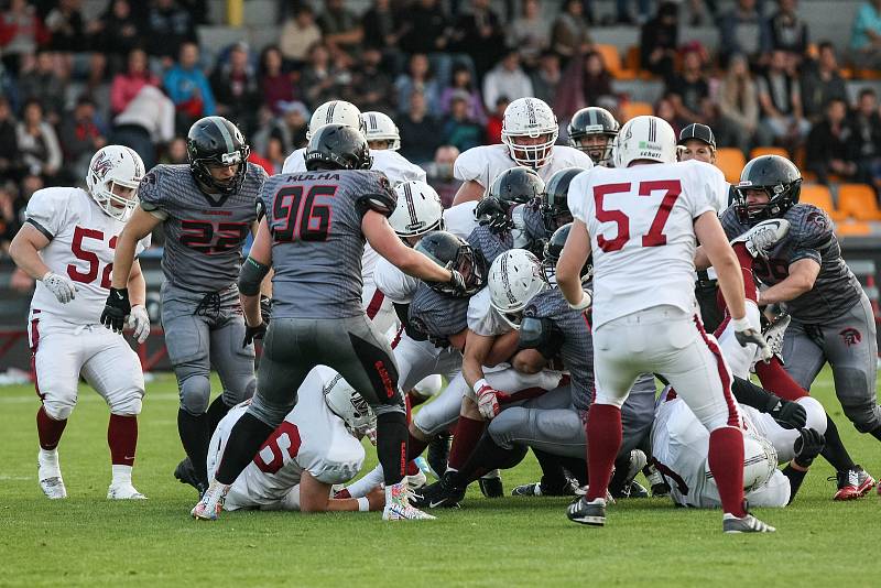 Souboj o titul vítěze 3.ligy amerického fotbalu a Bitters Bronze Bowl trofej mezi Vysočina Gladiators a Přerov Mammoths.