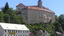 Po koronavirové pauze se otevřely o víkendu i brány hradů, zámků a další turistické cíle. Třeba hrad v Ledči.