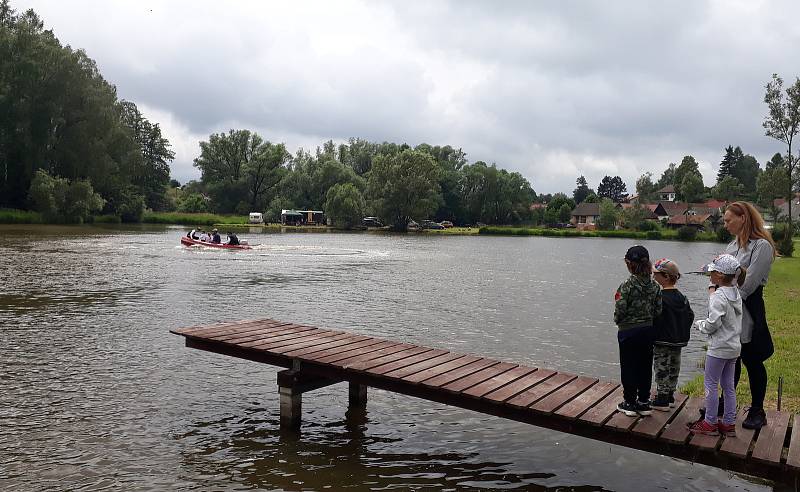 Poslední červnová sobota patřila ve Stonařově dětem. Konal se tam Pohádkový les.