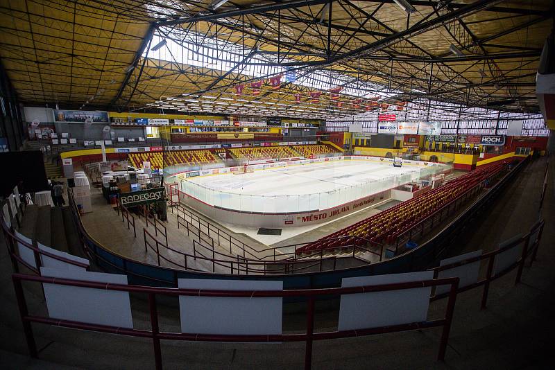 Výstava soutěžních projektů na výstavbu nového zimního stadionu v Jihlavě.