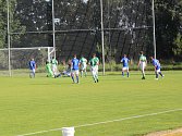 V šestém kole 1. A třídy vyhráli fotbalisté Lípy (v zelenobílém) v Třešti 2:1 (2:1). Na jaře čekají oba celky urputné boje o setrvání v soutěži. 