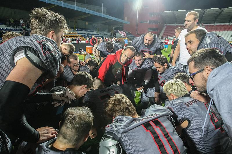 Souboj o titul vítěze 3.ligy amerického fotbalu a Bitters Bronze Bowl trofej mezi Vysočina Gladiators a Přerov Mammoths.