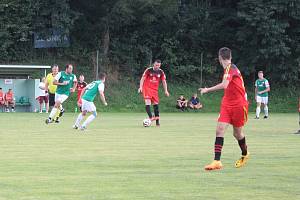 Batelov (v červeném při utkání v Rantířově) vyhrál v Antonínově Dole jasně 5:0 a potvrdil dobrou střeleckou formu z posledních kol. 