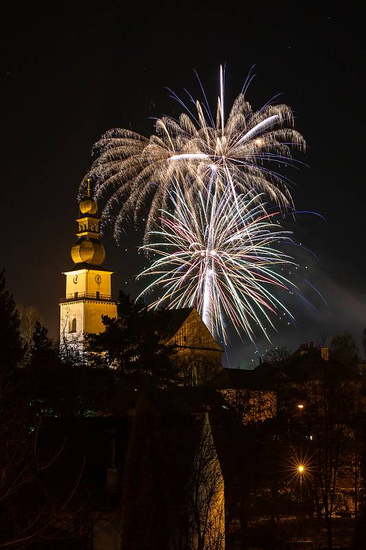 Žďárský novoroční ohňostroj.