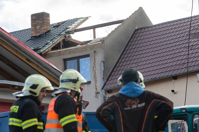 Vichřice Sabine poškodila dne 10. února 2020 několik střech v Rohozné na Jihlavsku.
