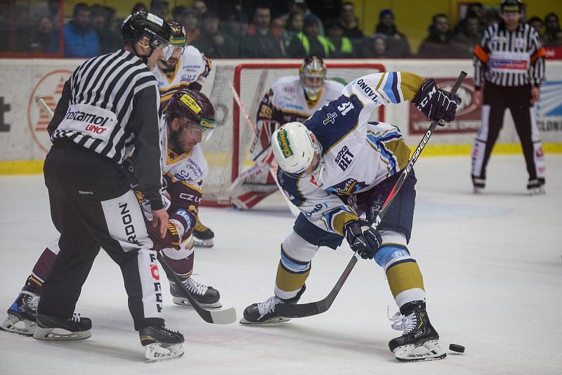 Úvodní zápas semifinále play off první hokejové ligy mezi HC Dukla Jihlava a Rytíři Kladno.