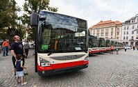 Dopravní podnik města Jihlavy vyhlásil, že se mění nasazení, aby sedmdesát procent z kilometrů ujetých autobusy MHD zvládla devítka vozů Iveco Urbanway s klimatizací.