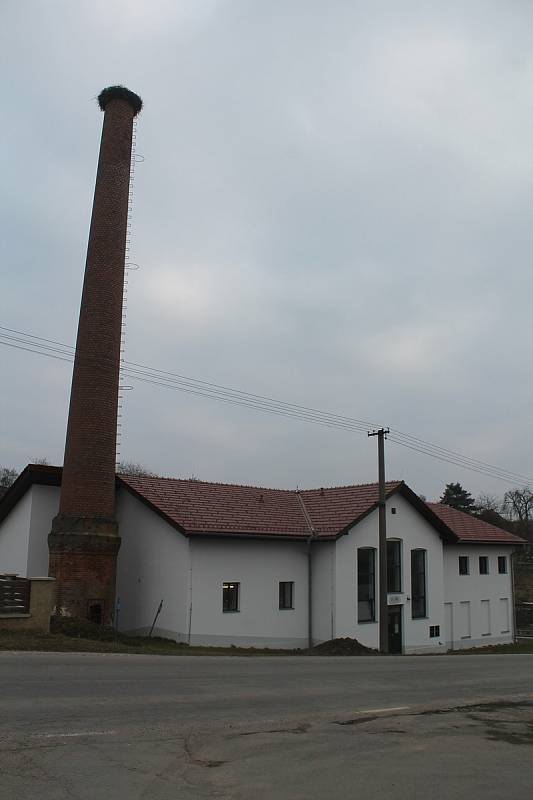 Bývalý lihovar v Kamenici se změnil v pivovar.