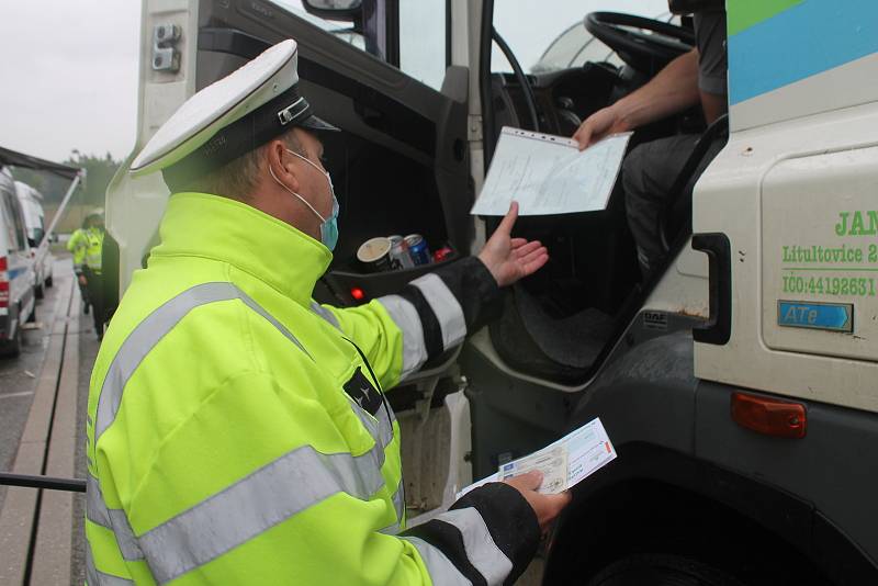 Policisté na Vysočině se zaměřily na kontroly kamionů s dřevem.