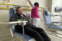 Nová křesla mají nyní v chemostacionáři jihlavské nemocnice. Jsou pohodlnější a lépe dostupná pro personál.