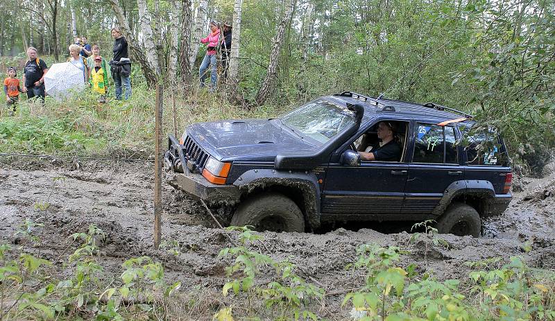 Pístovské mokřady nedaleko Jihlavy se staly v sobotu 20. září 2014 dějištěm stejnojmenné akce. Kola terénních automobilů rozrývaly bahno v bývalém vojenském areálu, na čemž se už dříve dohodli ochránci přírody s nadšenci pro offroad. Rozrývání půdy pomáhá