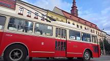 Jihlavou po celý víkend jezdí historické autobusy a trolejbusy. Zájem o svezení je značný zejména u těch nejstarších modelů.