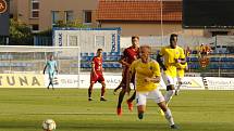 Utkání 4. kola FORTUNA:NÁRODNÍ LIGY mezi Jihlavou (ve žlutém) a Duklou Praha (1:0).