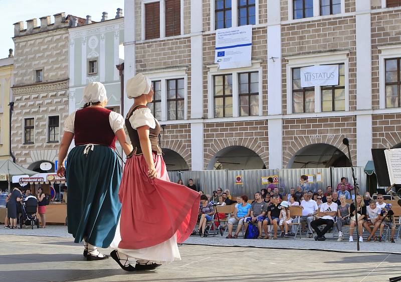 Historické slavnosti v Telči a následné lety balónem.