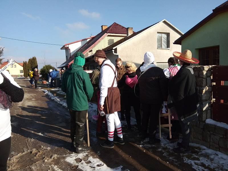 Masopustní průvod v Bezděčíně.