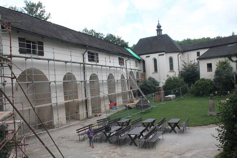 Po čtyřech letech skončila rekonstrukce hradu Roštejn. Návštěvníky už nebudou rušit dělníci, těšit se mohou na nová lákadla.