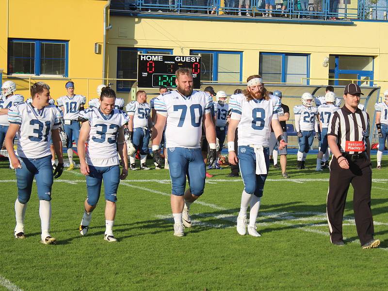 Utkání Snapbacks ligy mezi Vysočina Gladiators a Ostrava Steelers (v bílém).