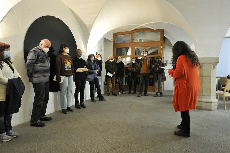 Výstava v Oblastní galerii Vysočiny v Jihlavě představuje Jitku a Květu Válovy v trochu jiné podobě.