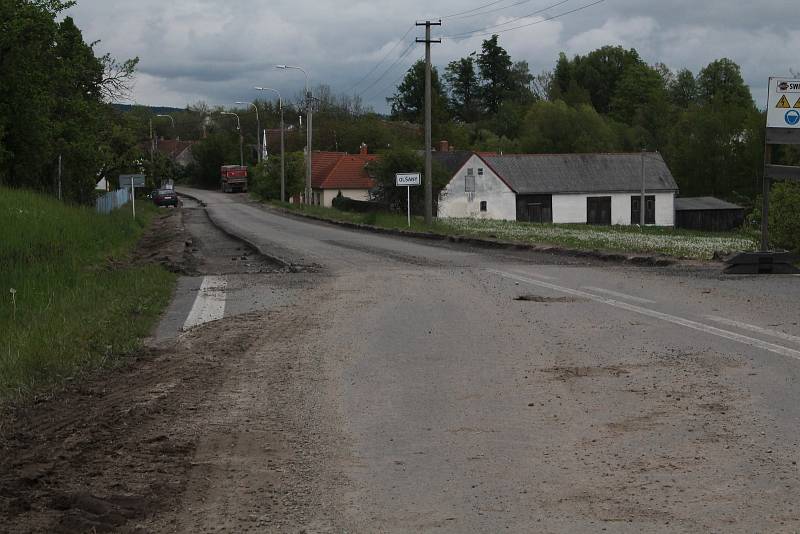 Uzavírka v Olšanech na Jihlavsku.