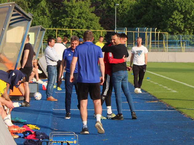 Jihlavští fotbalisté zdolali v posledním kole druhé ligy Vlašim jednoznačně 5:0 a zajistili si účast v soutěži i pro příští ročník.