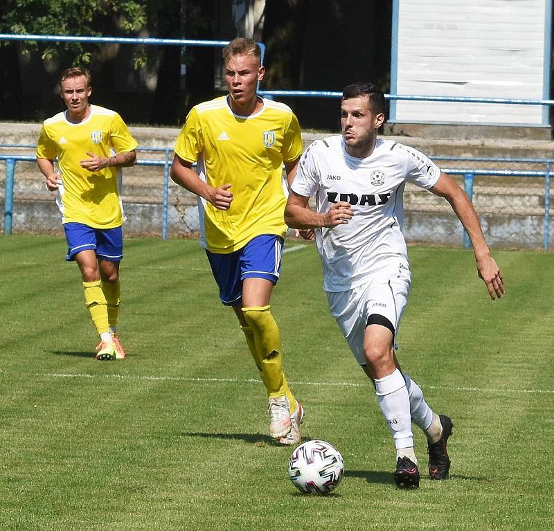 Byla to opět pořádná zápasová porce, kterou museli absolvovat divizní fotbalisté v uplynulém ročníku. Nekonečný kolotoč má nyní jen krátkou přestávku.