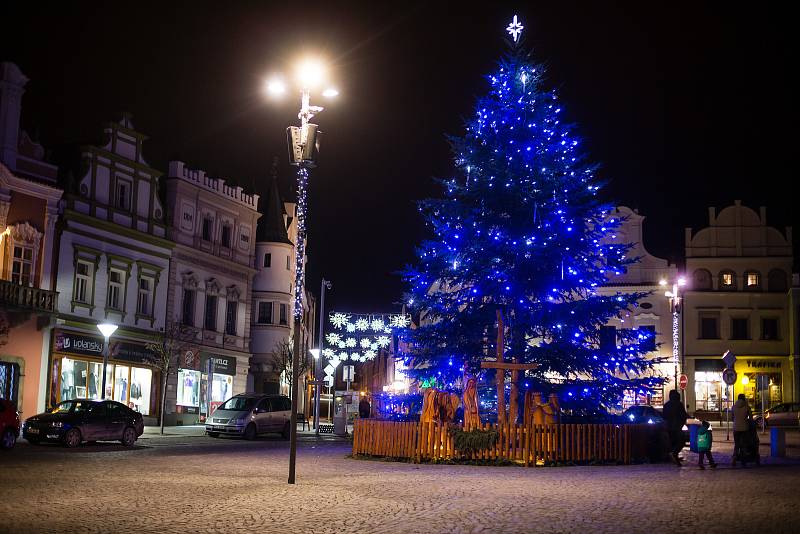Vánoční strom na Havlíčkově náměstí v Havlíčkově Brodě.