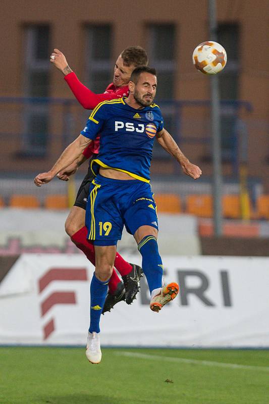 Utkání 11. kola FNL mezi FC Vysočina Jihlava a MFK Chrudim.