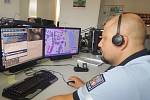 Služba na integrovaném operačním středisku patří mezi nejnáročnější služby v rámci policie, na Vysočině zaměstnává 38 policistů.