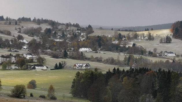 Deviza. Pro Vysočinu to je zcela určitě její půvabná krajina (na snímku vidíte Studnice na Žďársku). Přesto se kraj dlouhodobě potýká s malým počtem turistů a návštěvníků.