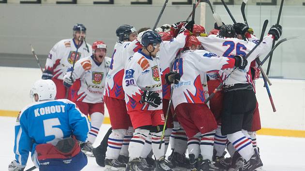 Třetím semifinalistou Pracolor Krajské ligy mužů Vysočina se stali hokejisté SK Telč.