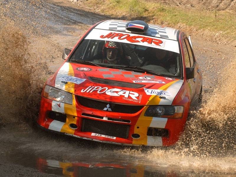 Takhle se Martin Prokop předváděl při Argentinské rallye. Ode dneška nude bojovat o body do celkového hodnocení v šampionátu produkčních vozů na řecké půdě. 