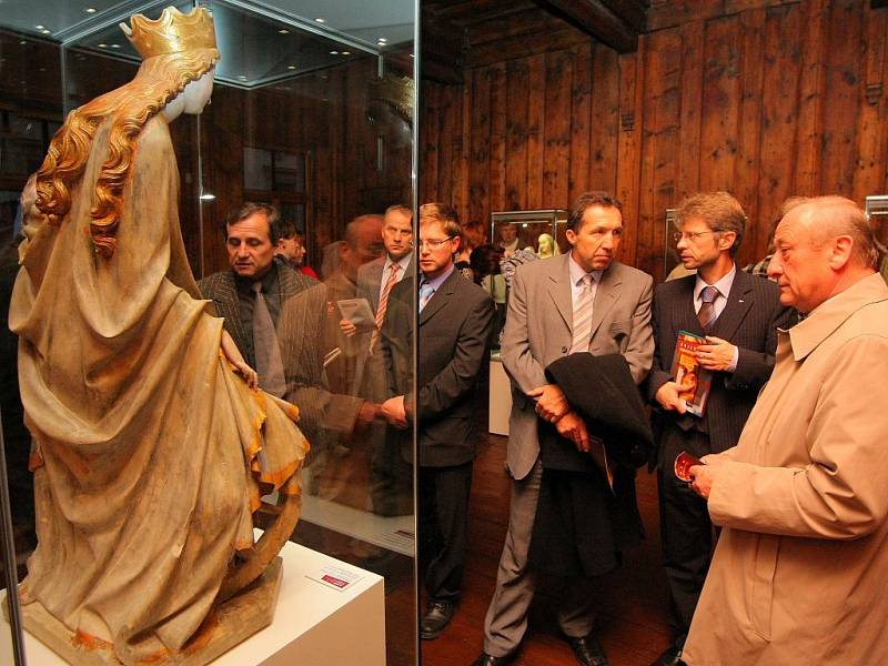 Muzeum Vysočiny Jihlava otevřelo ve středu novou výstavu s názvem Krásy středověké plastiky. 