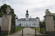 Novorenesanční zámek Třešť stojí nedaleko centra města.